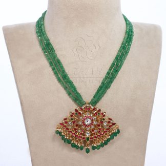 Kundan pendant